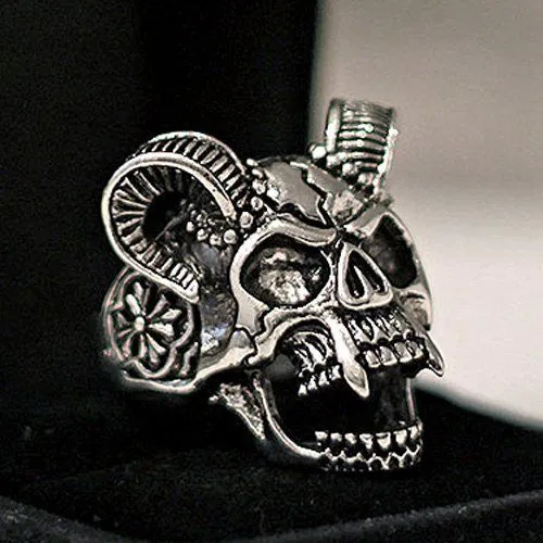 Vampire Skull Ring